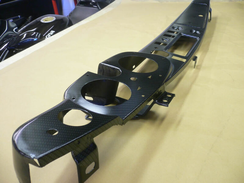 Carbon dipped MG dashboard with satin laquered finish