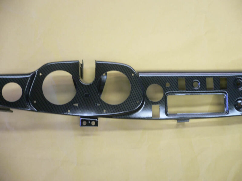 Carbon dipped MG dashboard with satin laquered finish