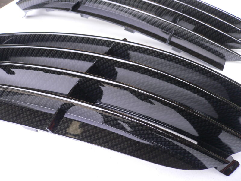 Golf R32 front bumper grills with carbon dipping