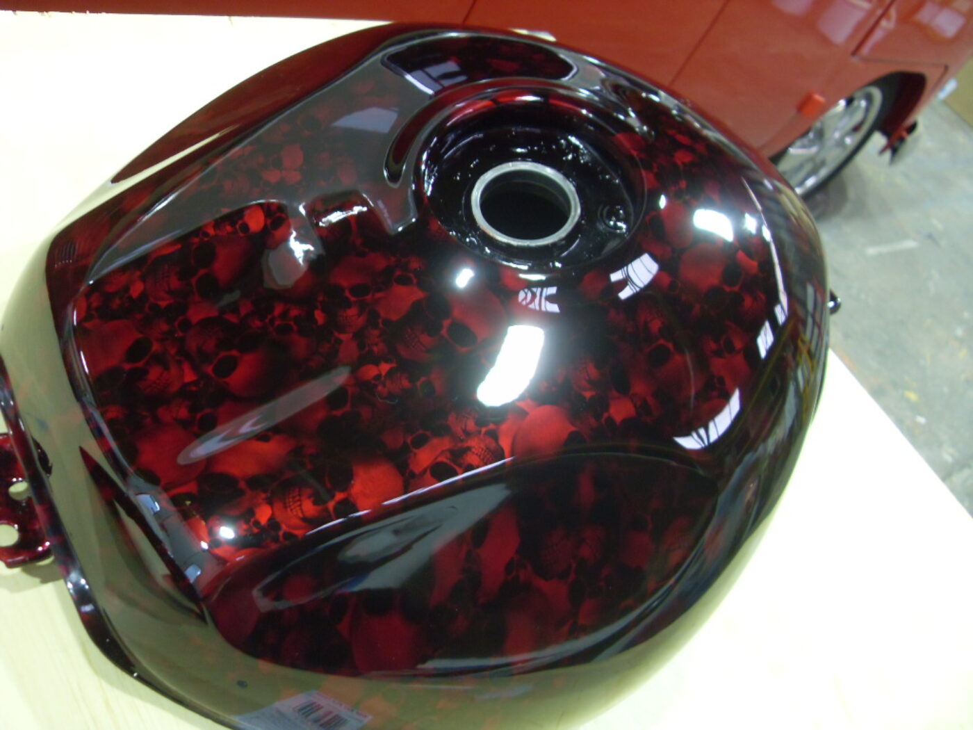 Custom coatings skulls painted red – Kawasaki Warrior