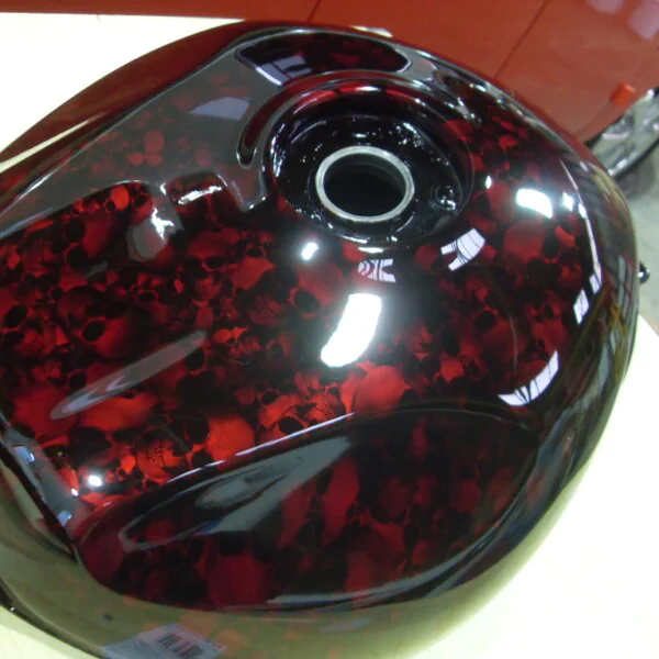 Custom coatings skulls painted red – Kawasaki Warrior