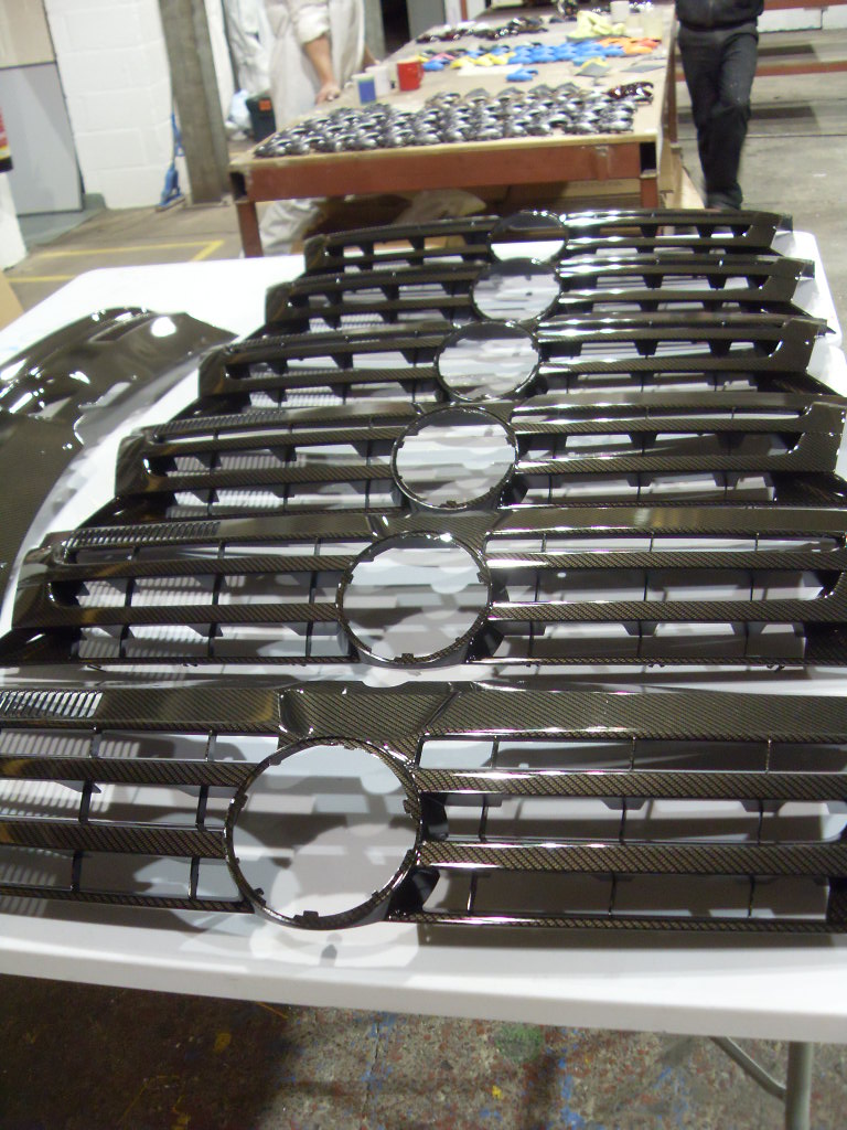 Volkswagen transporter front grill in carbon