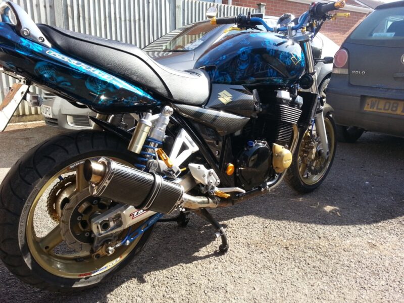 Suzuki GSX1400 Carbon dipped petrol tank & seat unit