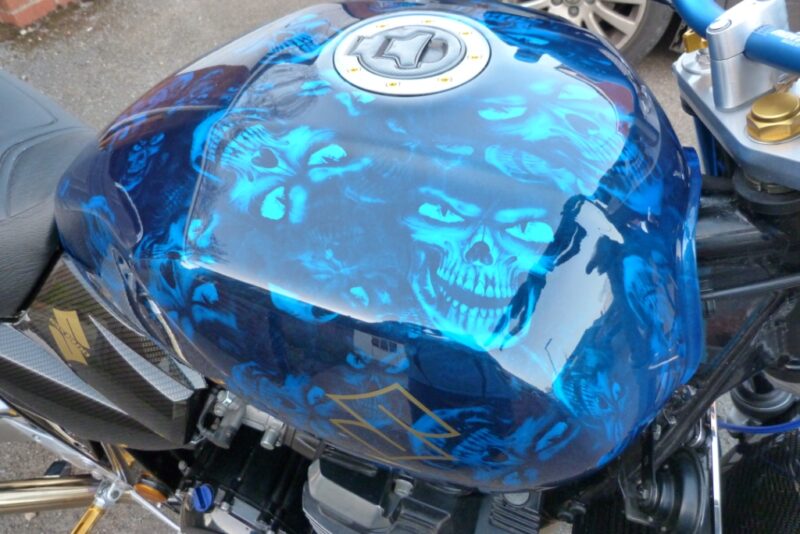 Suzuki GSX1400 Carbon dipped petrol tank & seat unit