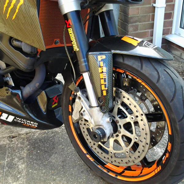 Superduke 990 – Carbon dipped parts