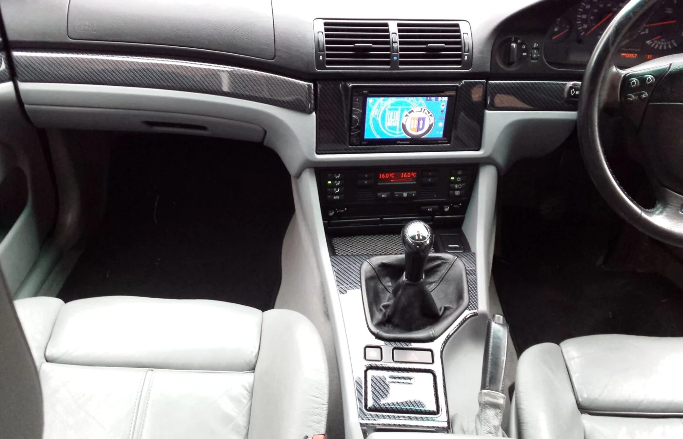 Steve Coffey – Water transfer printing for E39 BMW Alpina B10 3.2 interior