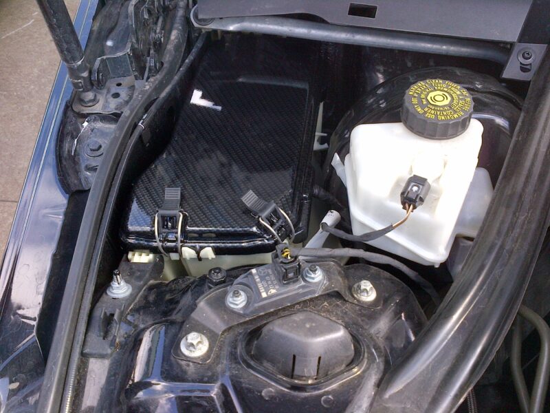 Mercedes Engine Parts Coated In Carbon Fibre