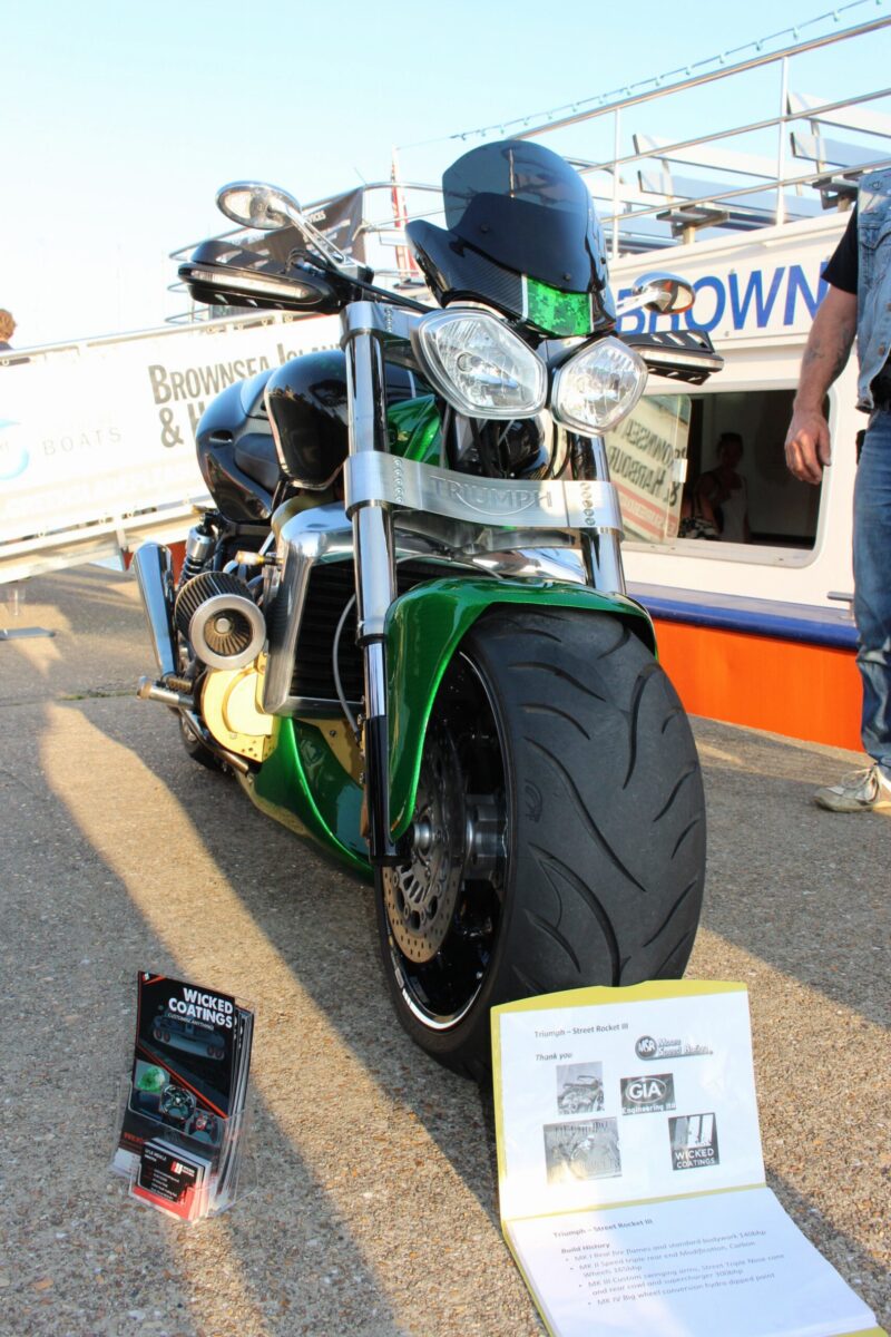 Triumph coated in carbon fibre painted green ( Pool Bike Show )