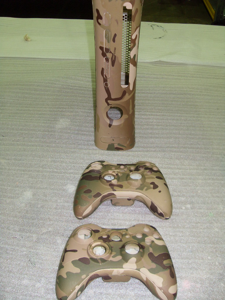 Xbox 360 and Gamepads Coated In Camouflage Hydrographic Film