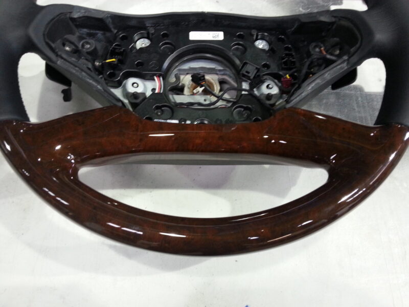 Car Steering Wheel Coated In Wood Hydrographic Film