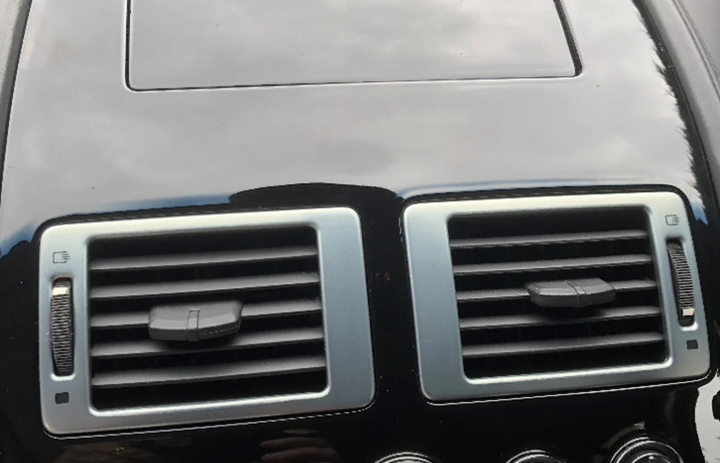 Aston Martin DB9